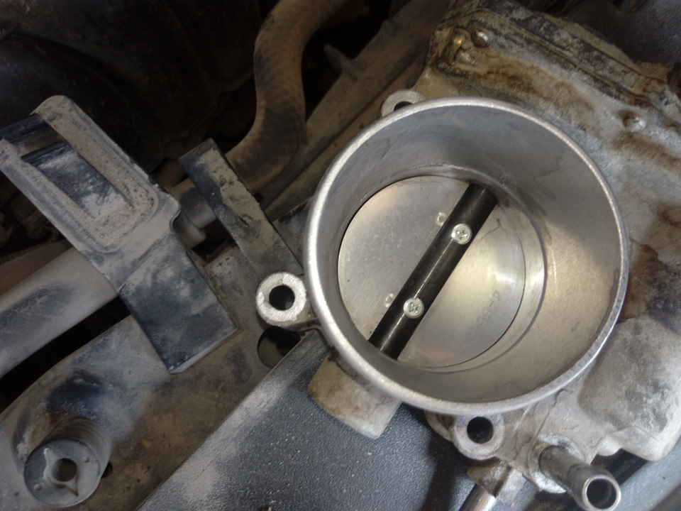 Пора чистить дроссель — Toyota Corolla (140/150), 1,6 л., 2011 года ...