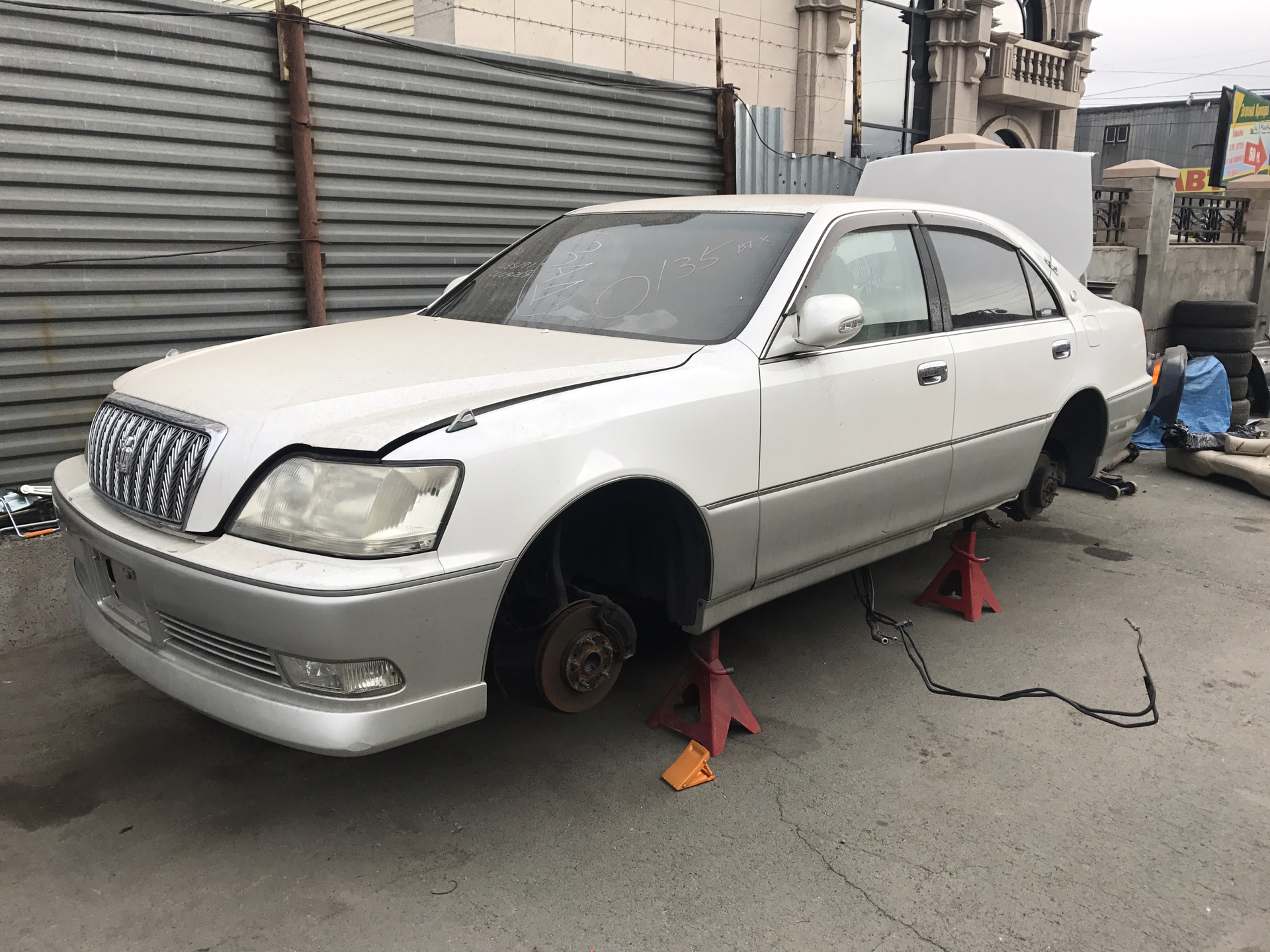 Toyota Crown Majesta uzs171