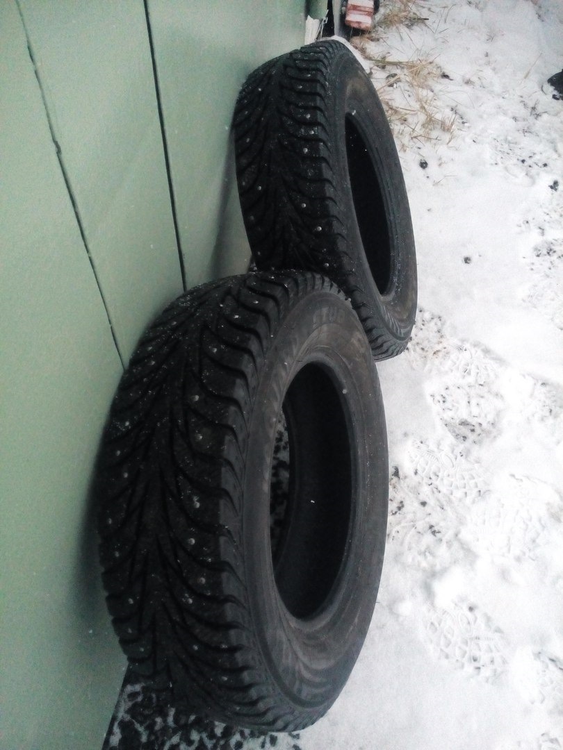 Продам два колеса Yokohama IceGuard 175 70 R13 — Lada 2115, 1,5 л, 2006 ...