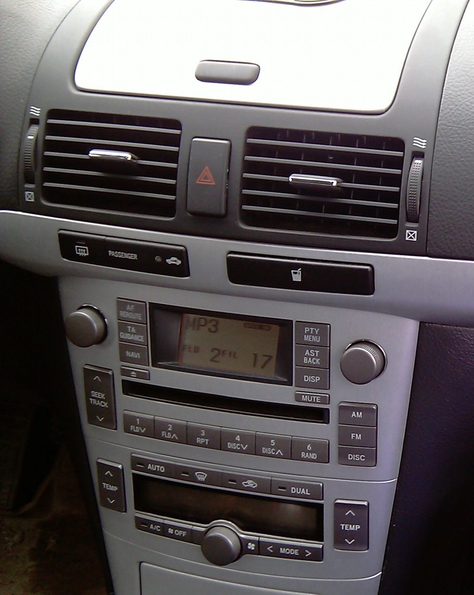 Как подключить usb к магнитоле авенсис