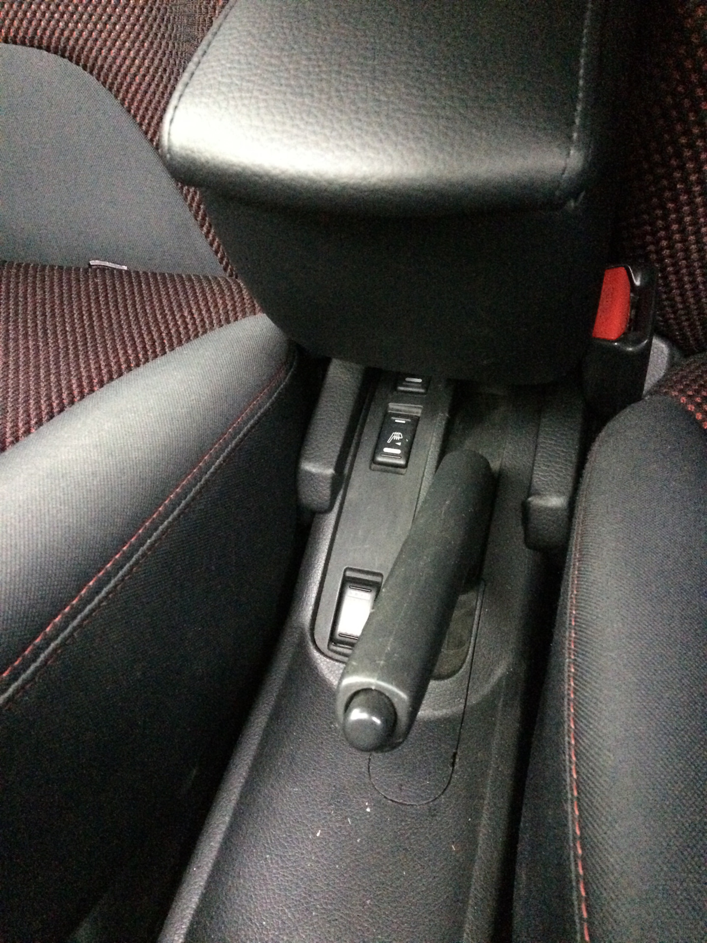 Подлокотник nissan note. Подлокотник ниссан ноте е11. Ниссан ноте 2007 подлокотник. Подлокотник nissan note. Подлокотник nissan note.