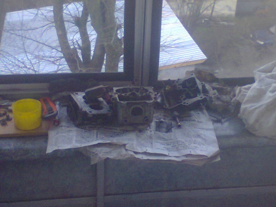 Замена жиклеров в карбюраторе. и замена прокладки в пускному коллекторе ...