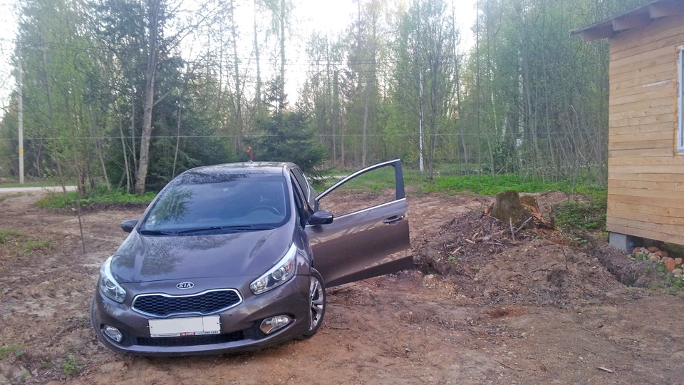 Горит лампа низкого уровня тормозной жидкости. — KIA Ceed (2G), 1,6 л ...