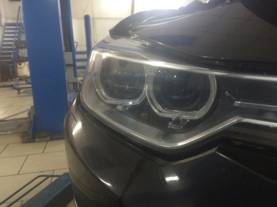 Защита фар полиуретановой пленкой — BMW 3 series (F30), 2 л, 2012 года ...
