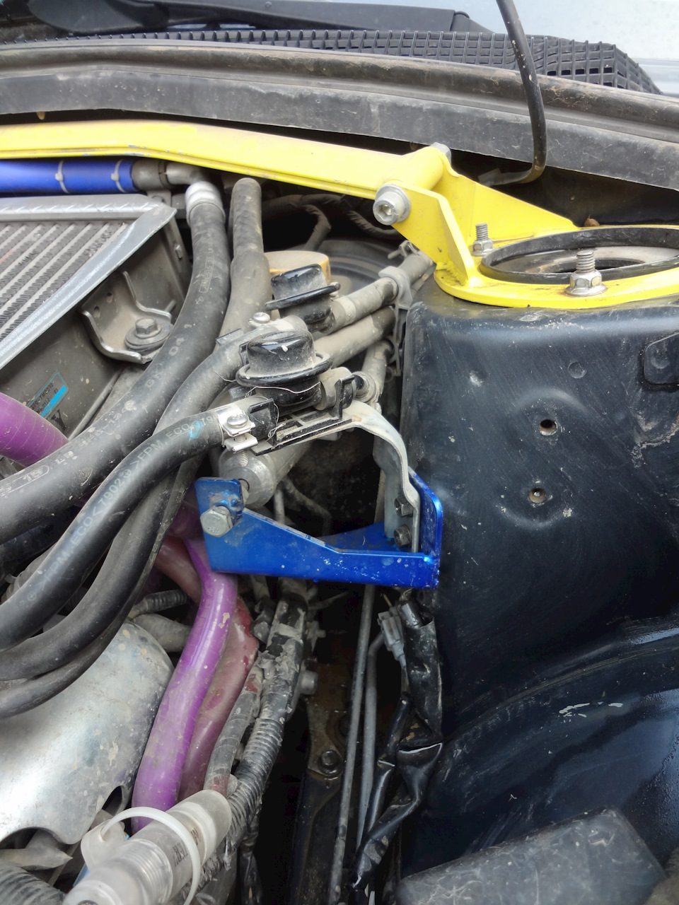 Перенос топливного фильтра под капот — Subaru Forester (SG), 2,5 л ...