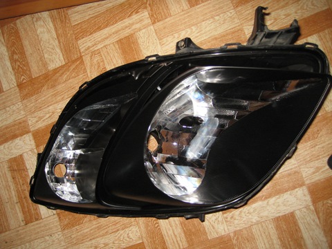 We paint the headlights  - Toyota Yaris 13L 2007