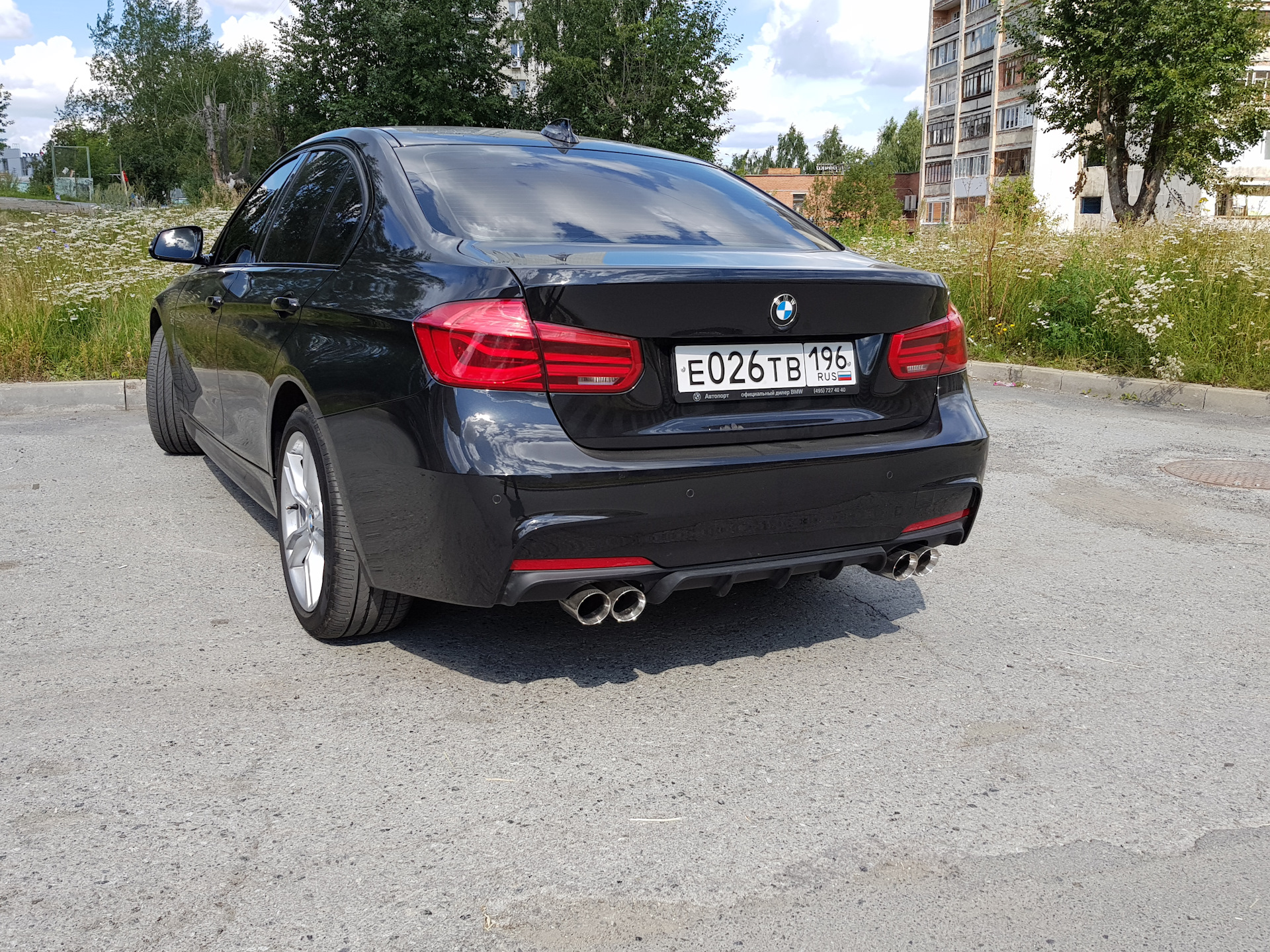 Раздвоенный выхлоп bmw f30