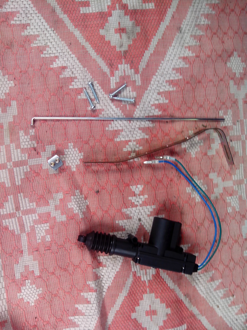 Кнопка открытия багажника — Lada 2115, 1,5 л, 2006 года | тюнинг | DRIVE2