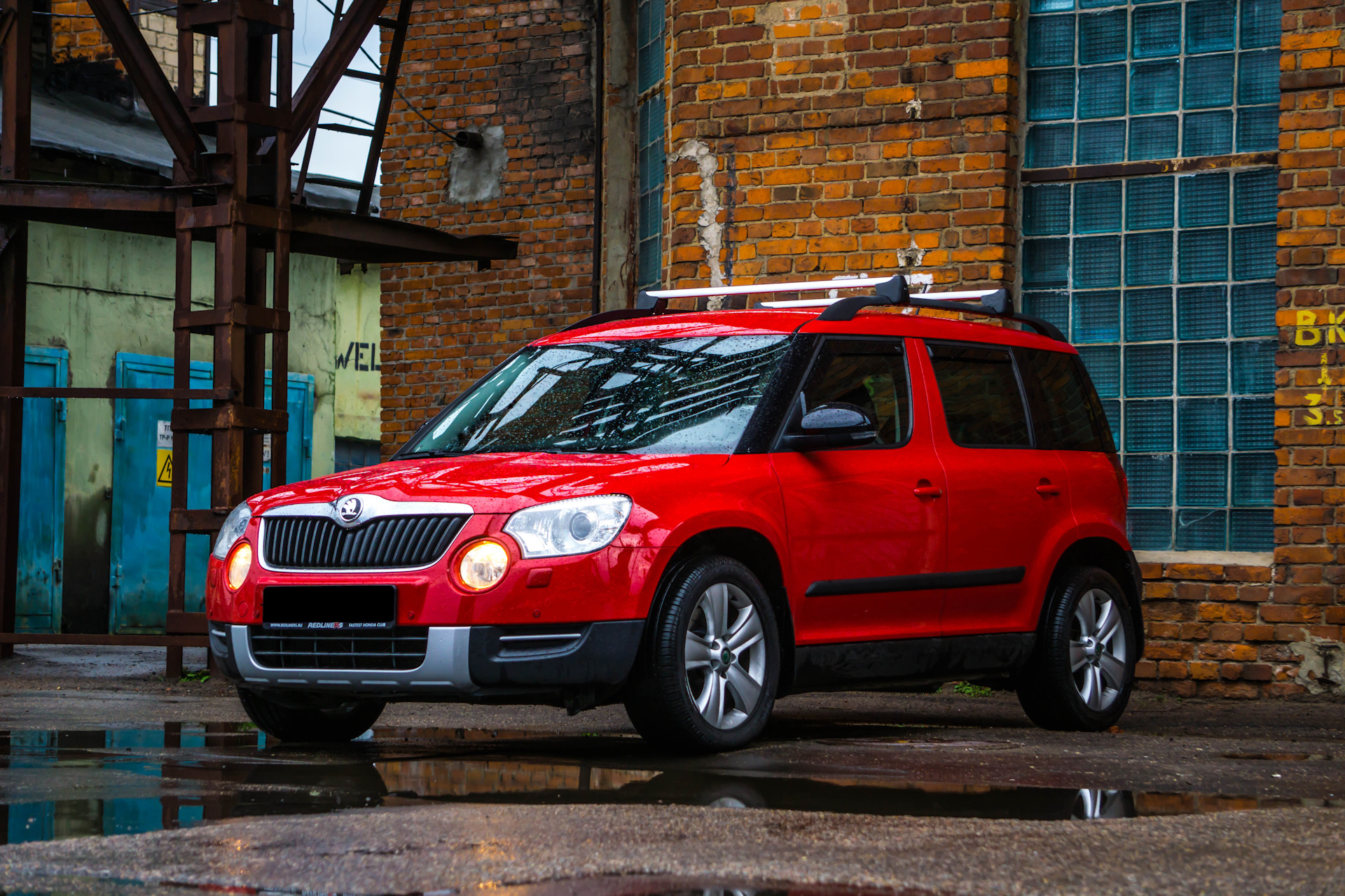 Шкода йети спб. Шкода Йети. Шкода Йети 2013. Skoda Yeti Sport. Шкода етти 2.5 красная.