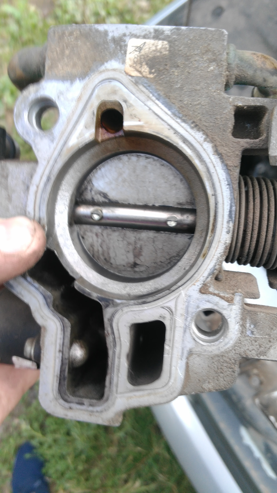 Чистка дросселя — Lada Калина хэтчбек, 1,6 л, 2008 года | плановое ТО ...