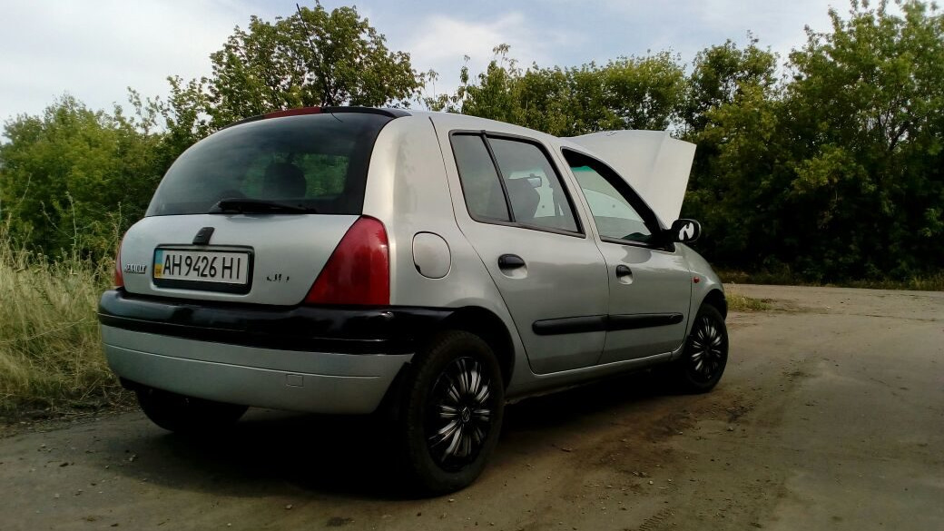 Renault Clio 2000. Рено Клио 2000г. Рено Клио 2000 года. Рено Клио 2000г седан.