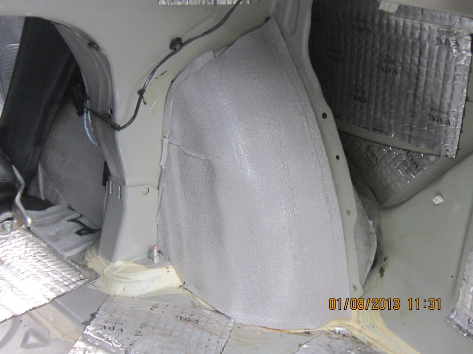 Шумоизоляция задних колесных арок изнутри опять правЕльно ...