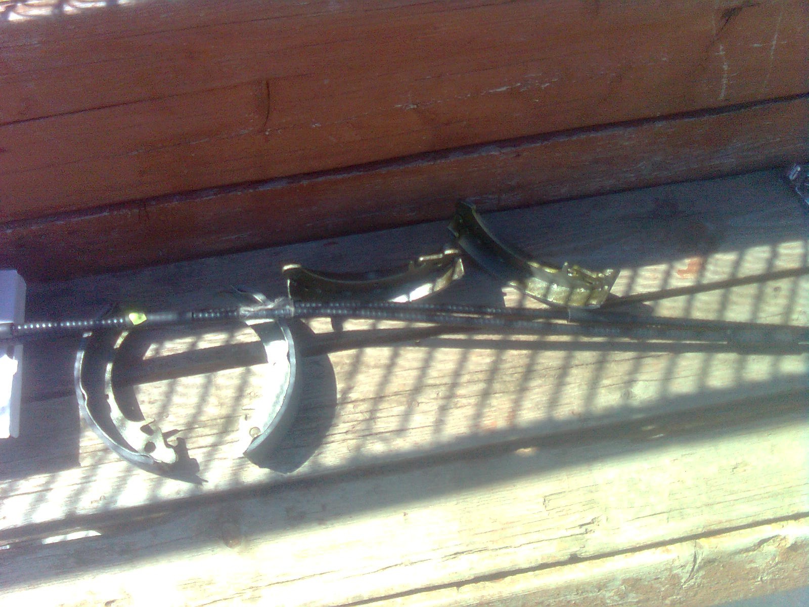 Замена колодок и и замена тросиков ручника — Lada 21093, 1,5 л, 1990 ...