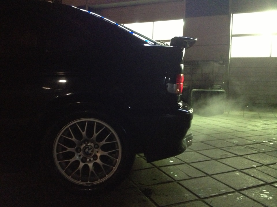 не трет нигде и выглядит не плохо)) — BMW 3 series Compact (E36/5)