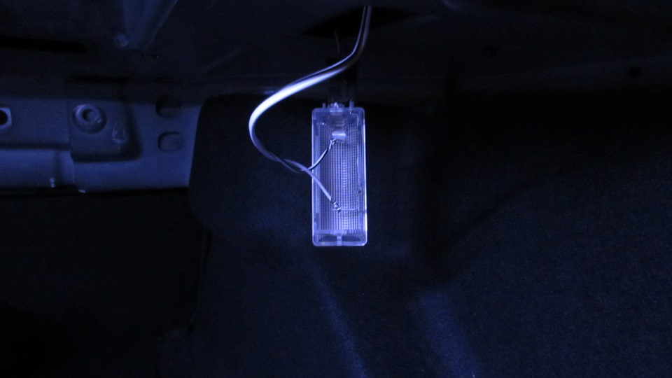 Подсветка багажника форд. Ford Mondeo 4 плафон освещения багажника. Подсветка багажника Ford Mondeo 4. Форд Мондео 4 подсветка багажника лампа. Плафон освещения багажника Getz.
