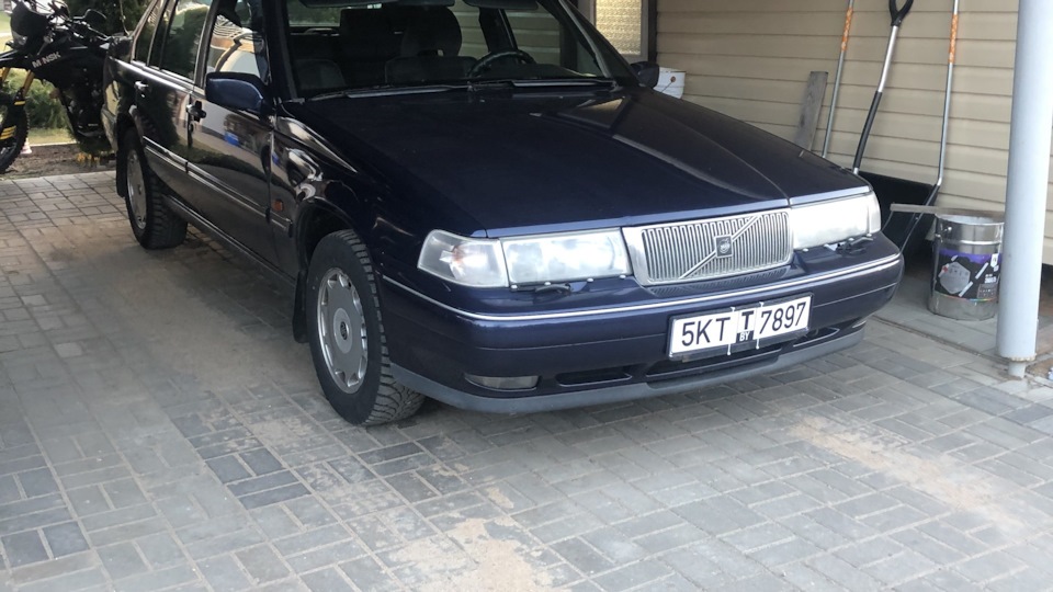 Как снять поворотник левый что бы ничего не сломать? — Volvo 960, 2,5 л ...