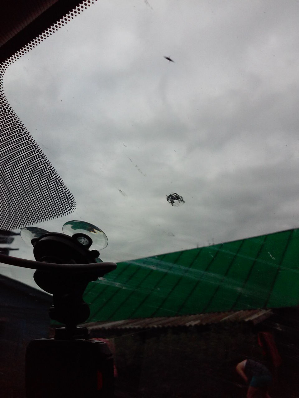 Заделка скола на лобовухе — Nissan Tiida (1G), 1,6 л, 2012 года | визит ...