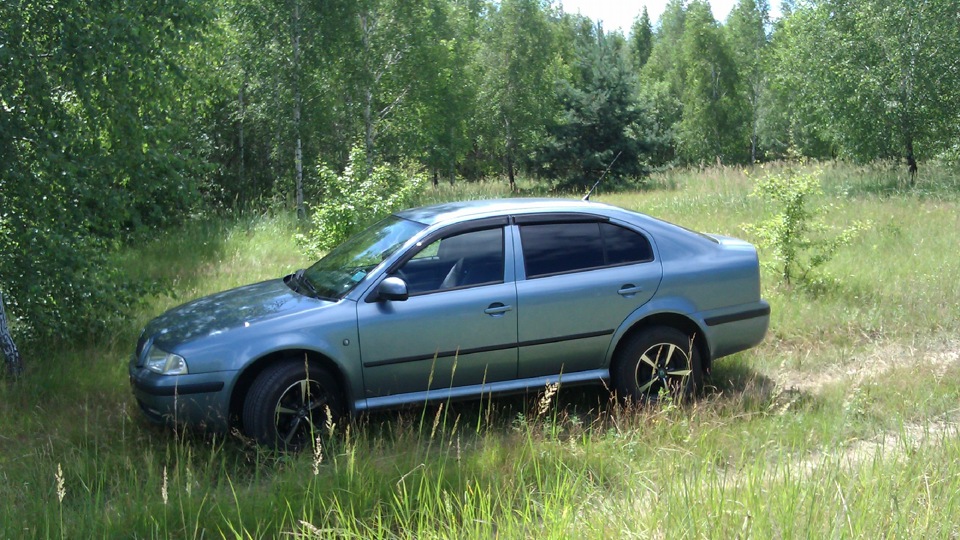 Skoda Octavia A4 Mk1 1.6 бензиновый 2010 | "серо-голубой металлик" на ...