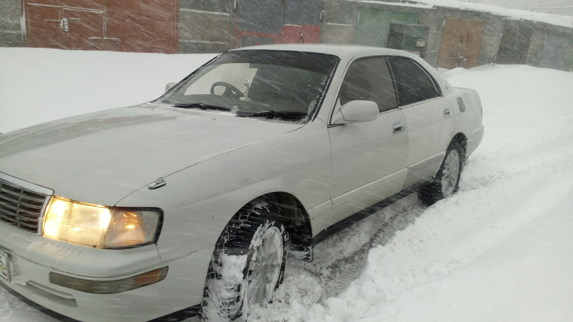 Зима радует! — Toyota Crown (S140), 2,5 л, 1993 года | наблюдение | DRIVE2