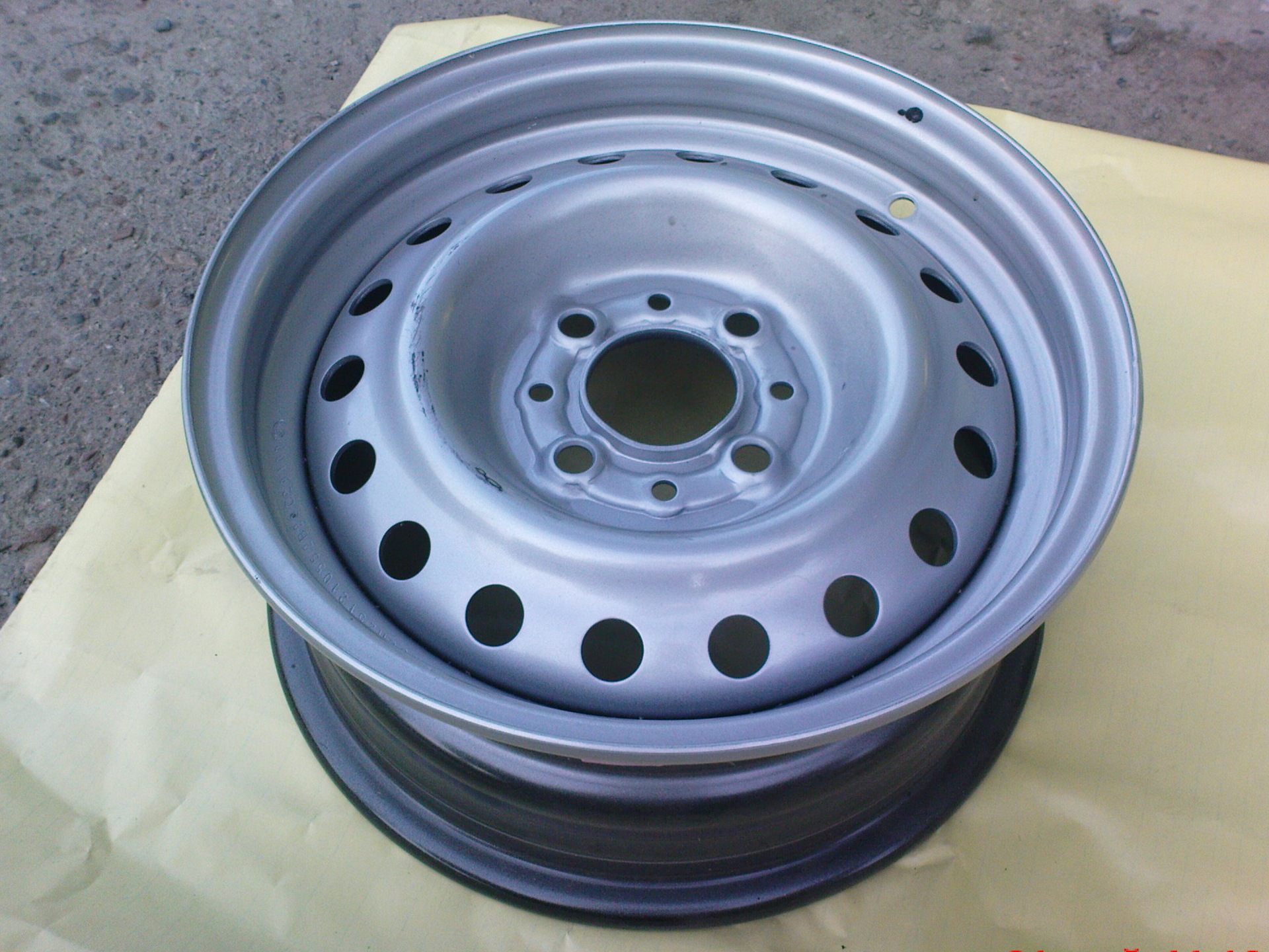 штамповку приобрёл — Lada 2105, 1,2 л, 1984 года | колёсные диски | DRIVE2