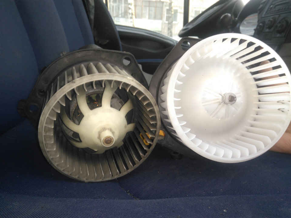 Audi a6 вентилятор печки. Как достать моторчик печки. Вентилятор салона ауди а3. Как достать моторчик печки. Мотор отопителя ниссан примера р12.