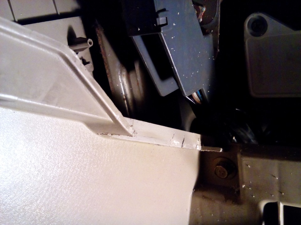 Плавное открывание бардачка Lancer Cedia — Mitsubishi Cedia, 2 л, 2001 ...