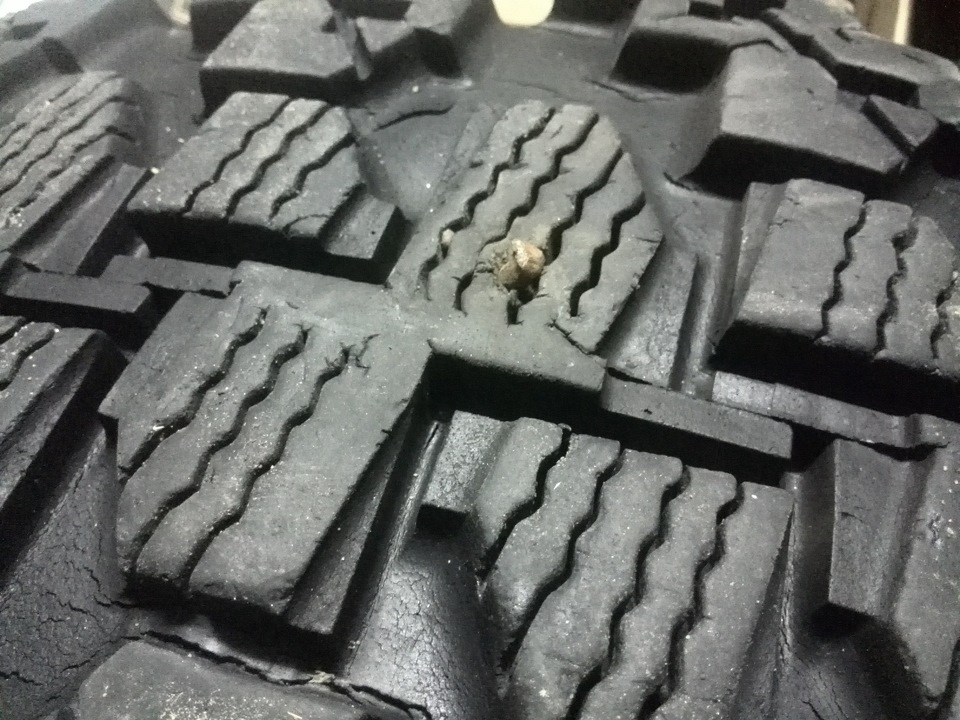 Ремонт прокола колеса — Lada 4x4 3D, 1,7 л, 1985 года | своими руками ...