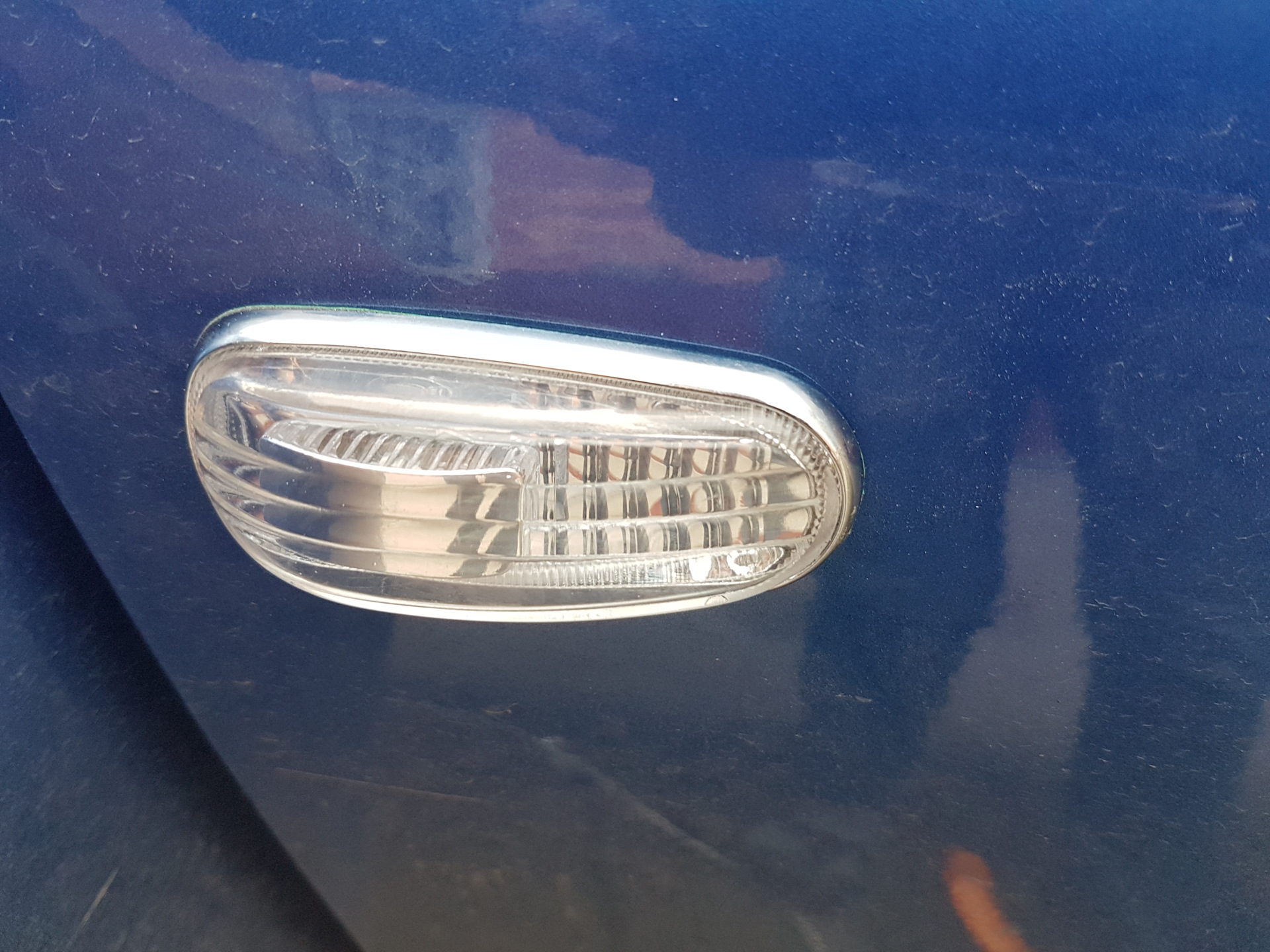 Повторитель поворота man/ 82253206007. Повторитель поворота гранта на крыло. Резинки поворотников в крыло нива. Повторители на крыльях гранта. Повторитель поворота гранта на крыло.