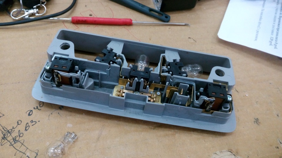 Питание регистратора от плафона освещения — Mitsubishi Lancer IX, 1,6 л ...