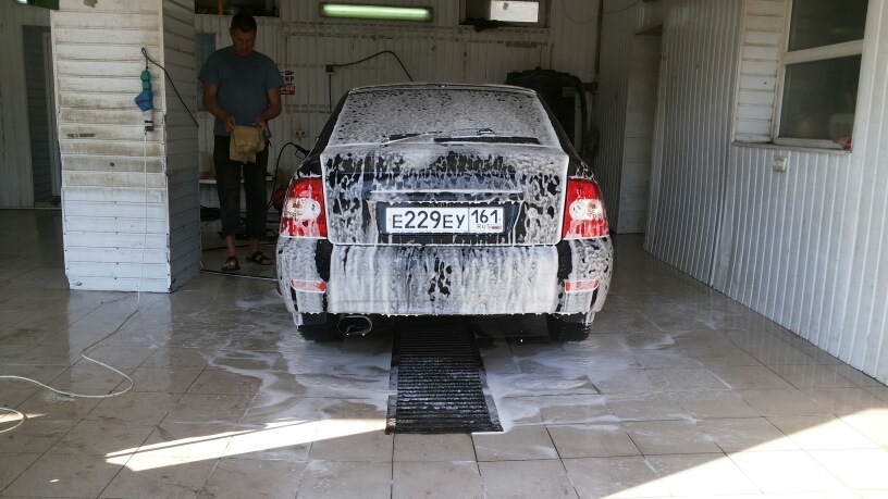 Лада Приора vs Hyundai Accent — Lada Приора хэтчбек, 2009 года ...