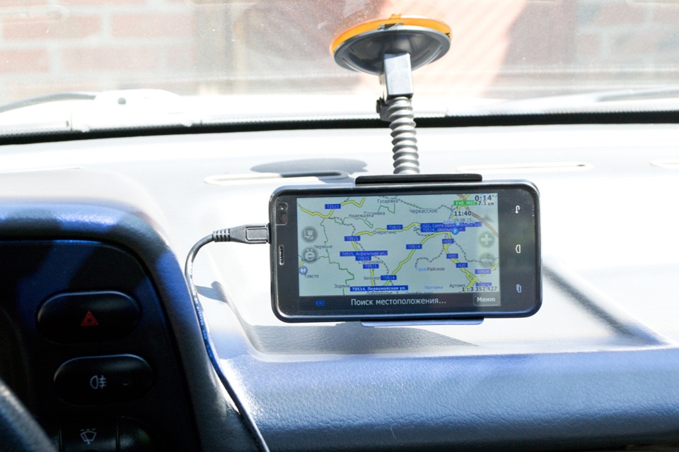 Стационарная зарядка в авто(дешево и не сердито) — DRIVE2