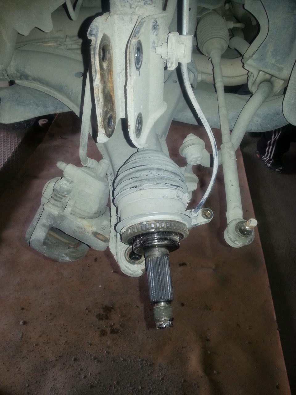 Замена подшипника на передней ступице (SG5) — Subaru Forester (SG), 2,5 ...