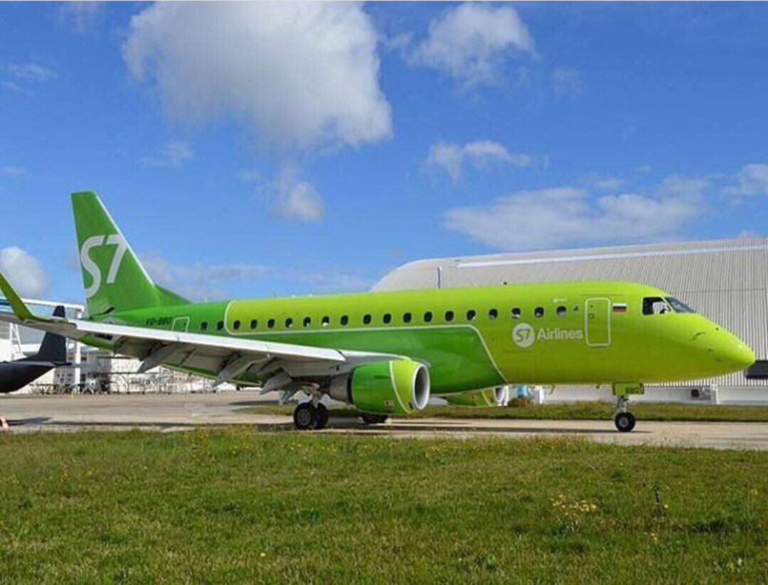 Самолет отзывы сотрудников. Embraer e170 s7. Эмбраер 170. Самолёты s7 Airlines Embraer 170. Embraer 170 s7.