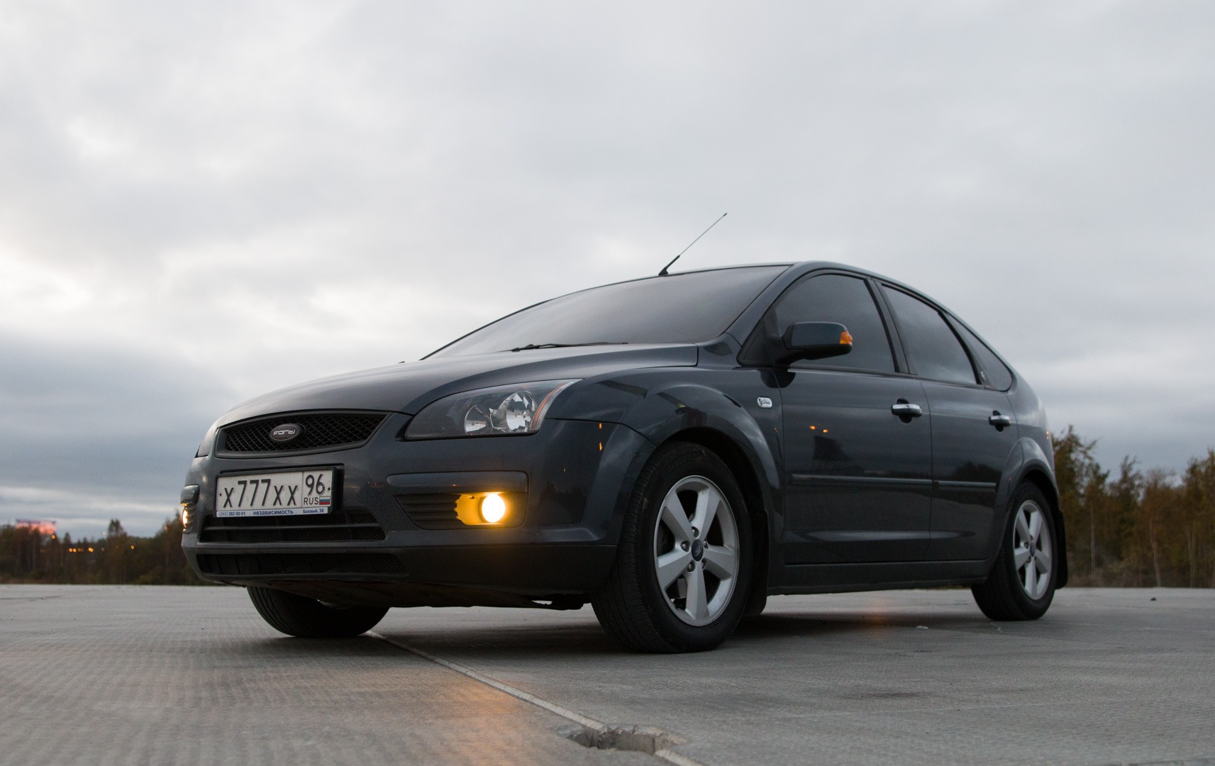 Форд 2 дорестайл. Ford Focus 2 и 3. Ford Focus 2 дорестайл хэтчбек. Ford Focus 2 , 2.0 136. Ford Focus 2 хэтчбек 2.0.