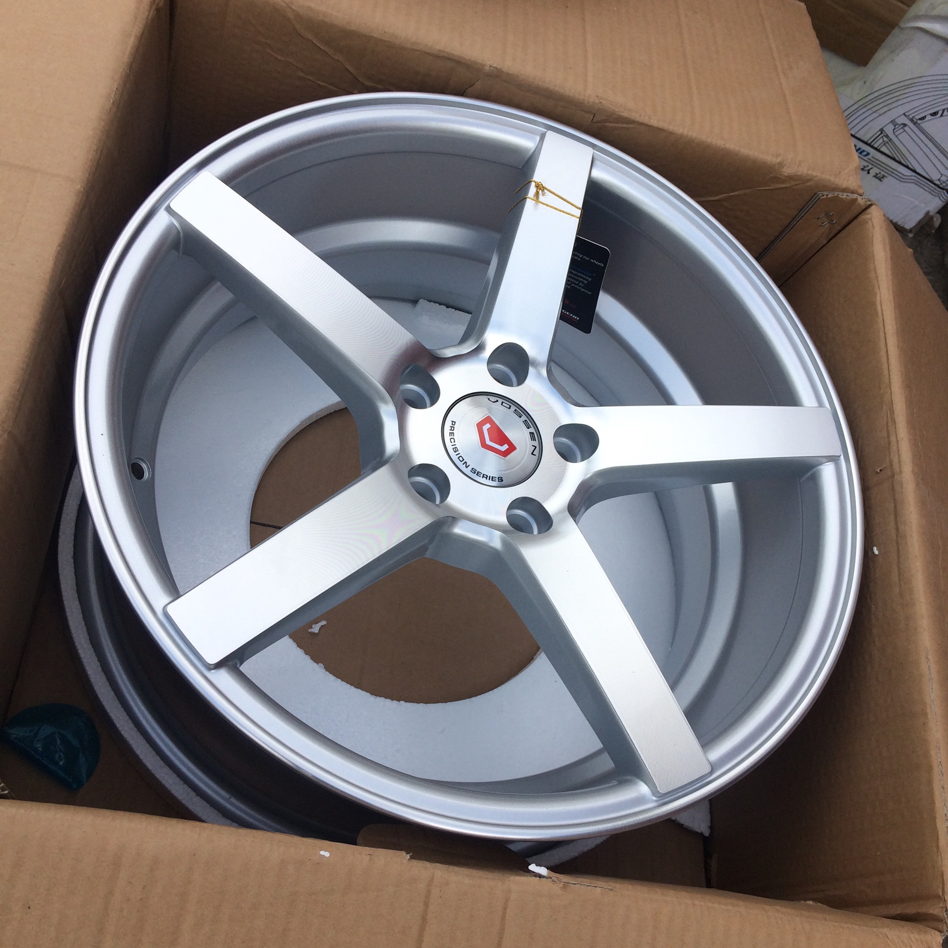 Какие диски. Alcasta m45. Vossen cv3. Cv3 диски. Диски Alcasta m45.