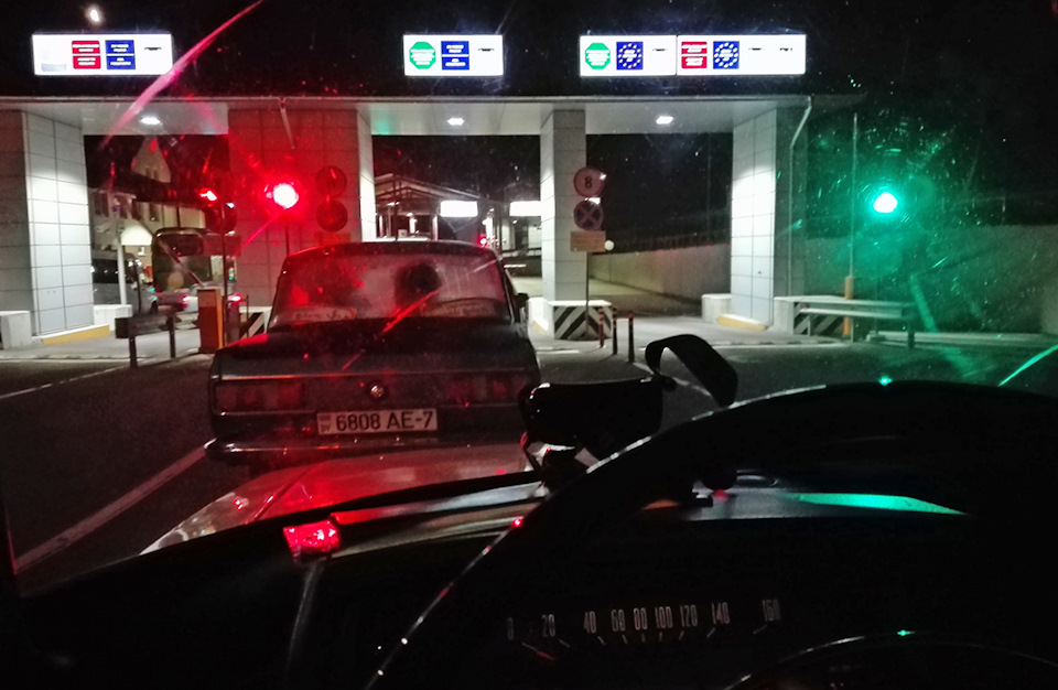 Погранпереход — ИЖ Москвич 412. Запчасти на фото: Q0100