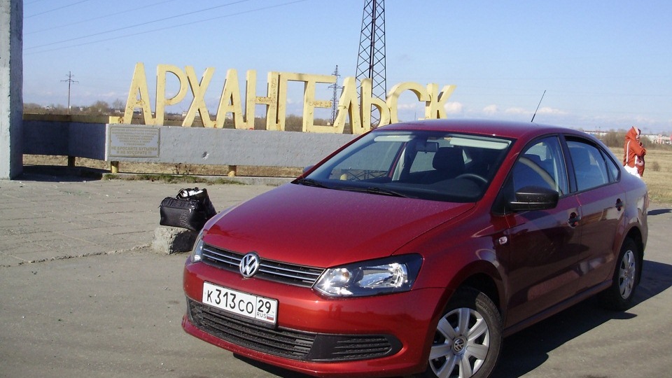 VW Polo sedan вишня