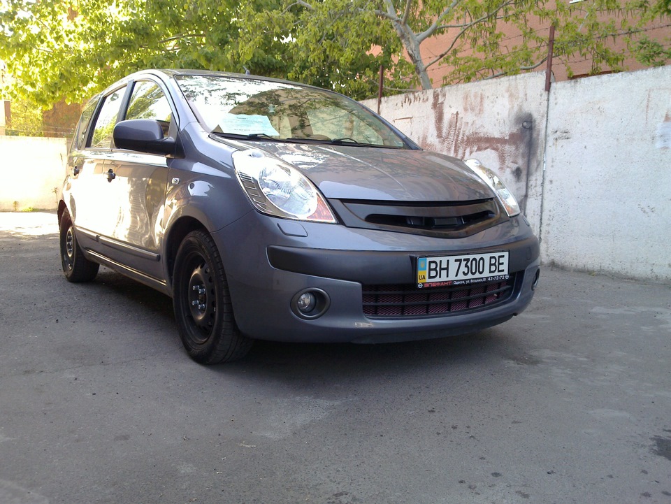 Note 12 фото. Nissan Note Impul. Nissan Note e11 19. Nissan Note р860ар 98. Ниссан ноут серый решетка Райдер.