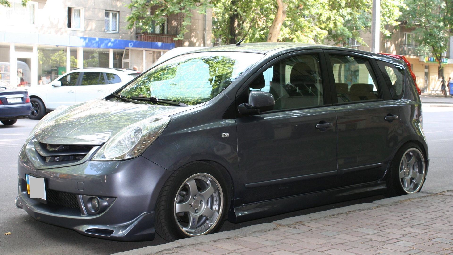 Note 12 фото. Nissan Note Impul. Nissan Note e12 stance. Nissan Note 2007 stance. Ниссан ноут e11 расширители арок.