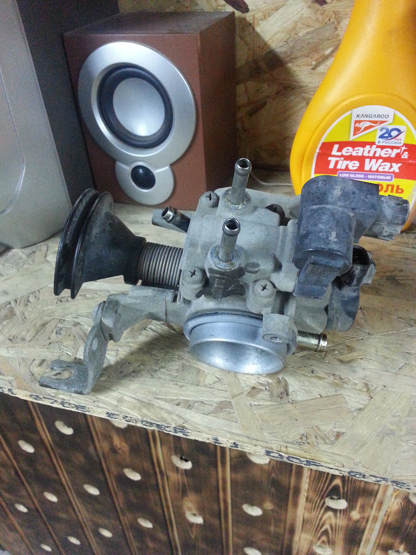 Чистка кислородного датчика, дросселя и датчика EGR — Toyota Vitz (10 ...