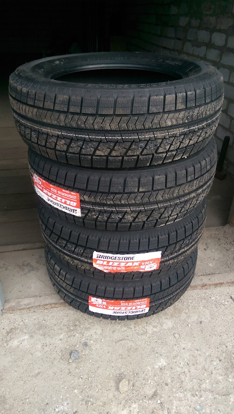 Шины bridgestone blizzak vrx 195/55 r16. Bridgestone blizzak vrx 215 55. Blizzak ice 225/45 r19 92s. Bridgestone blizzak 215/55 r17. Bridgestone blizzak vrx.