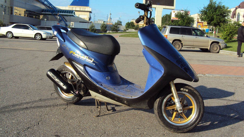 Honda Dio 28zx сине фиолетовый