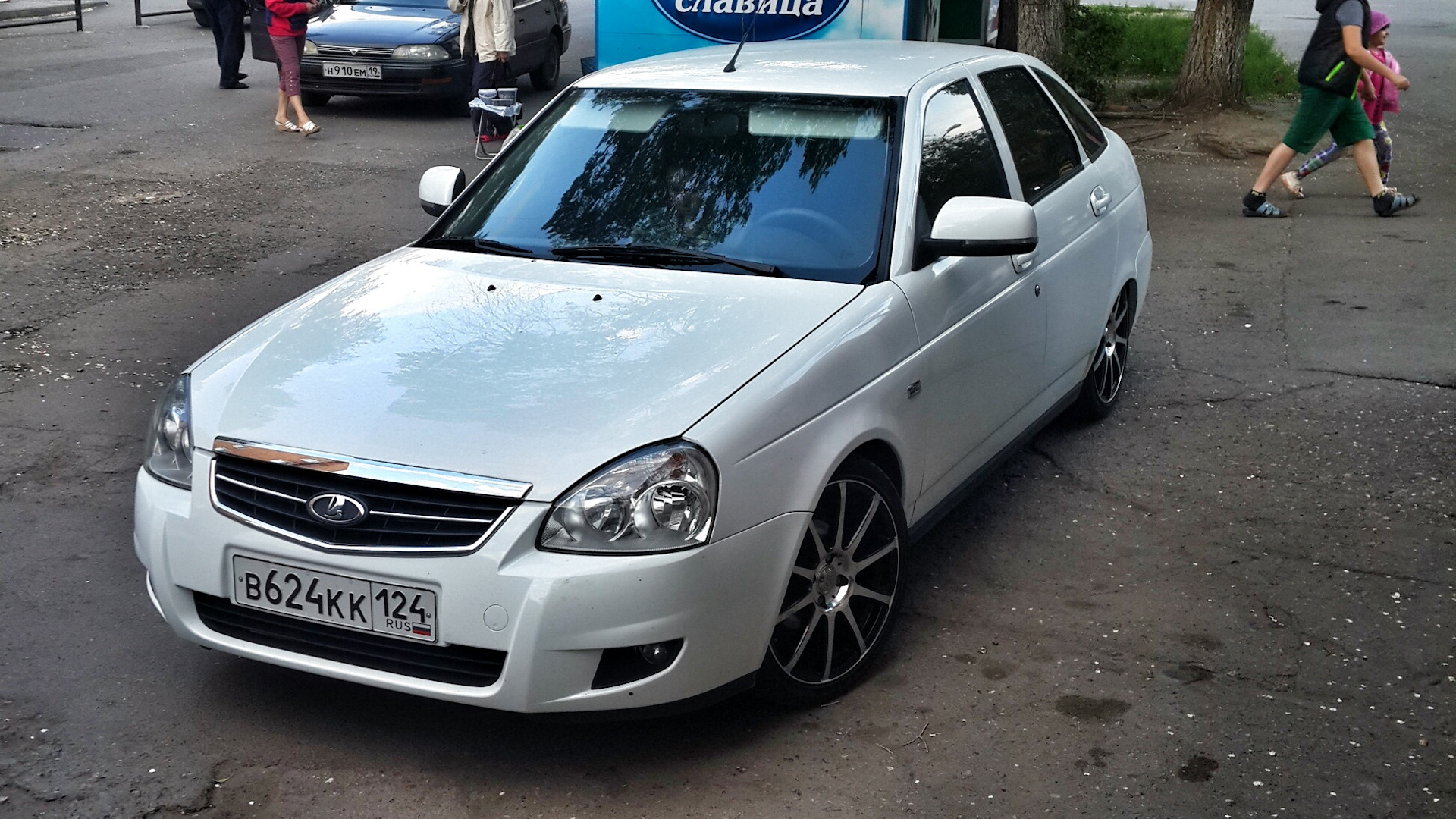 Сверловка приора. Шпильки колёс приоры. Разболтовка ваз приора r14. Pdw ferris r17. Приора на слик r14.