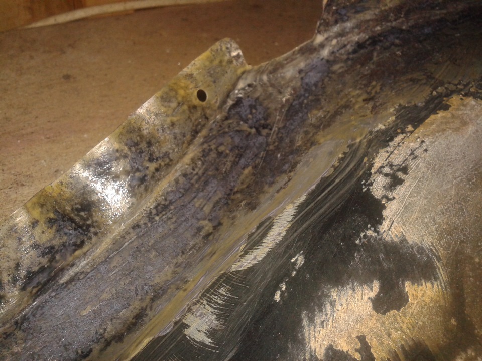 Ржавая оцинковка. Ржавеет ли алюминий. Ржавеет ли сплав. Ржавчина на автомобиле. Подповерхностная коррозия алюминия.