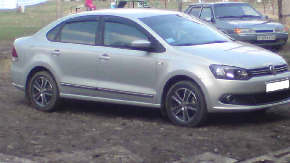 VW Polo 2011 Silver Leaf