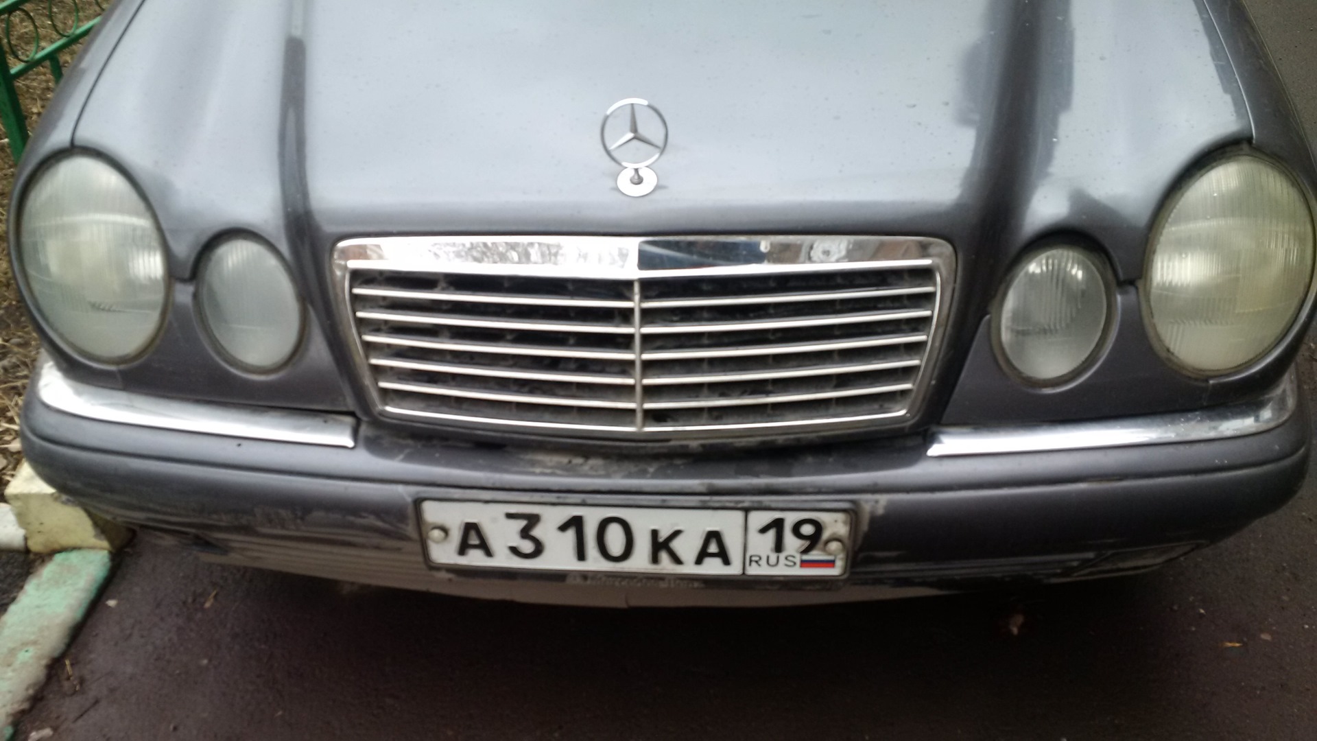 mercedes benz type 210