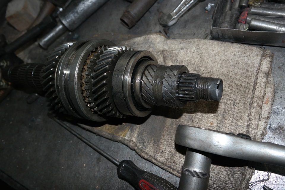 Вторичный вал ваз 2109. Сборка вторичного вала кпп ваз 2109. Сборка вторичного вала ваз 2110. Синхронизатор ваз 2112. Вторичный вал кпп ваз 2110.