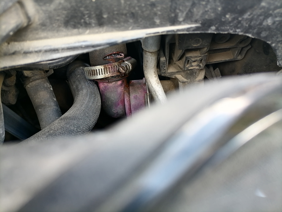 Лопнул патрубок радиатора — Ford Mondeo IV, 2 л, 2010 года | поломка ...