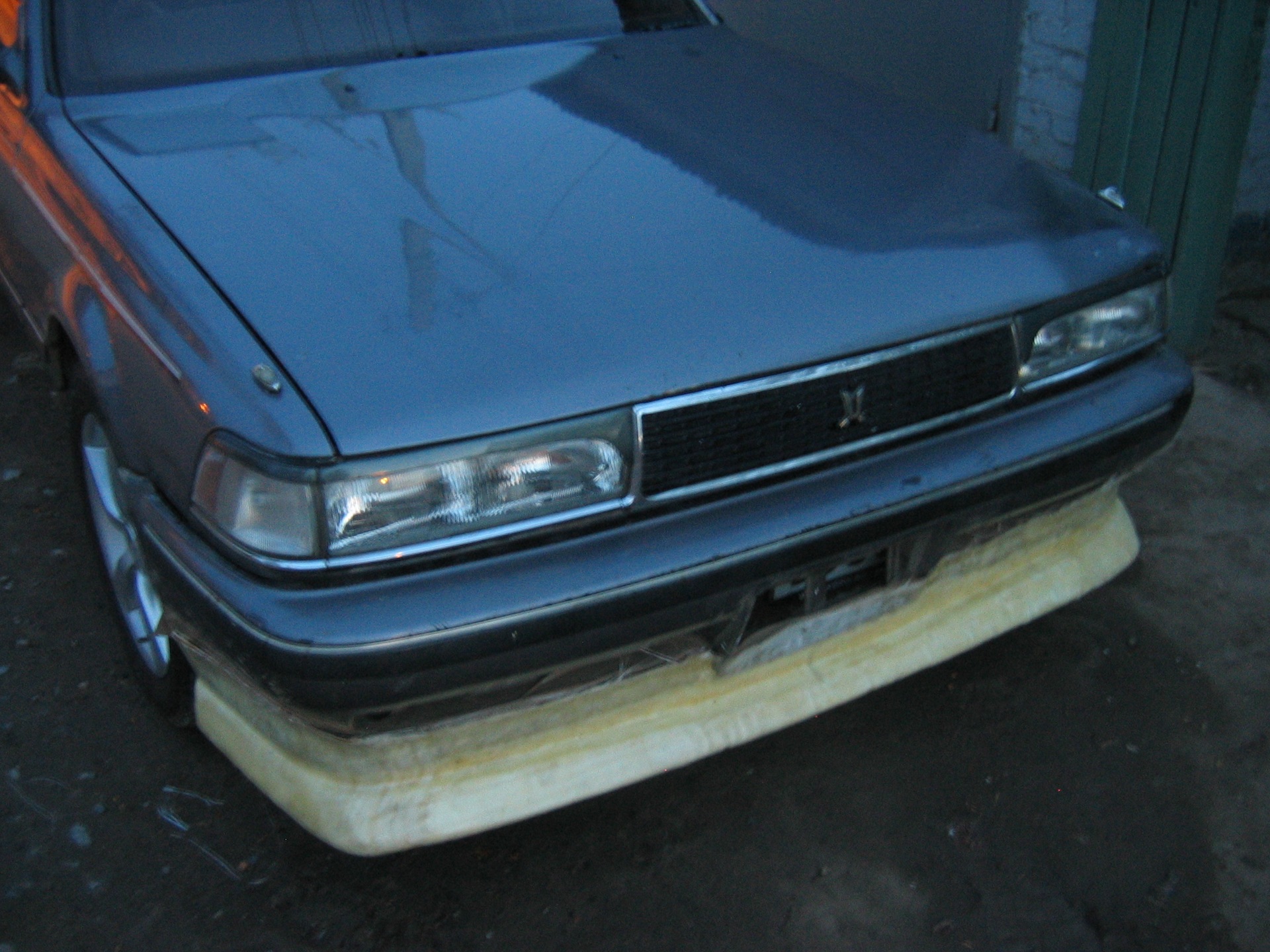 Front bumper  - Toyota Cresta 25 L 1990