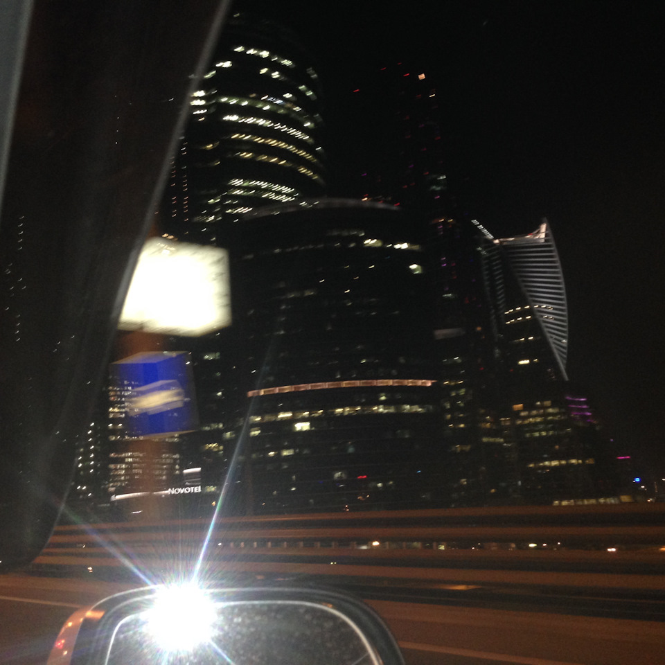 Ночная Москва из автомобиля